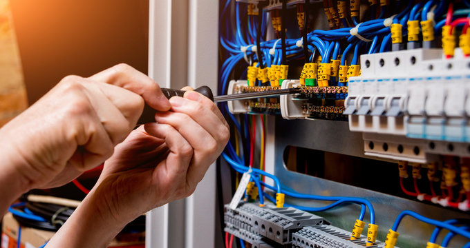 Electrical Maintenance Tips for Every Dubai Homeowner